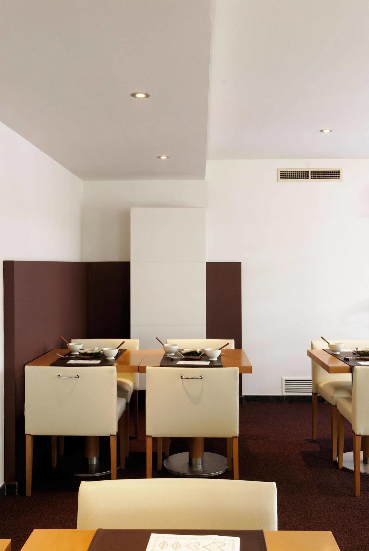 Hotel Ecu Genk Luaran gambar